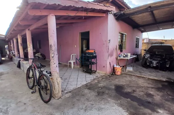 2 Casas de Esquina  - Bairro Independência - Aparecida de Goiânia - GO - Foto 1
