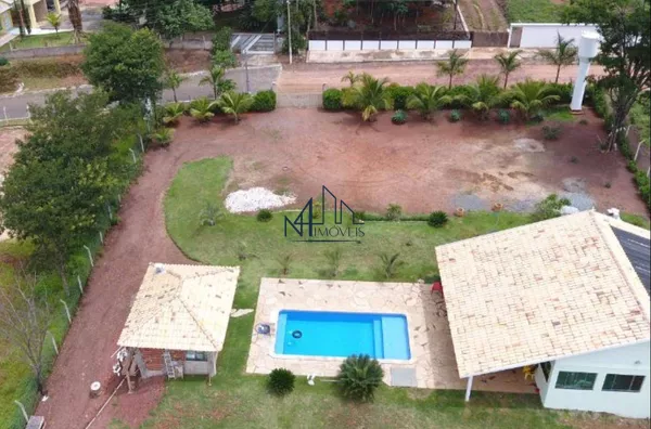 Chacára 03 quartos - Condominio Miraflores - Hidrõlandia - GO