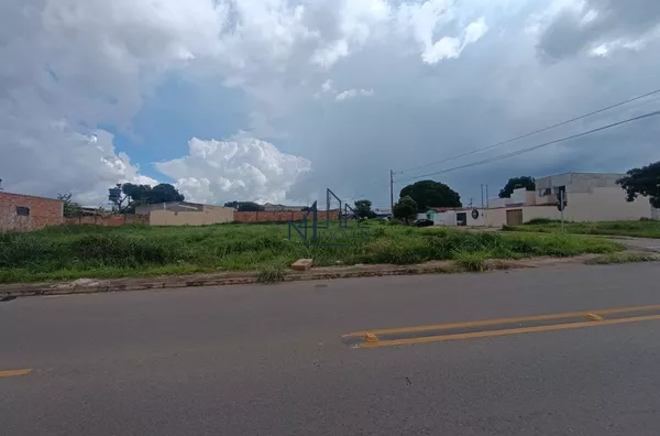 Lote Esquina 400 M² - Bairro Independência - Aparecida de Goiânia - GO - Foto 5