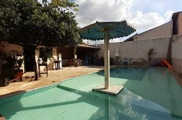 Casa 4 Quartos - Village Garavelo - Aparecida de Goiânia - GO - Foto 1