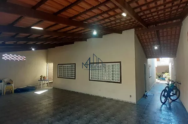 Casa 3 Quartos - Centro do Setor Garavelo - Aparecida de Goiânia - GO - Foto 2