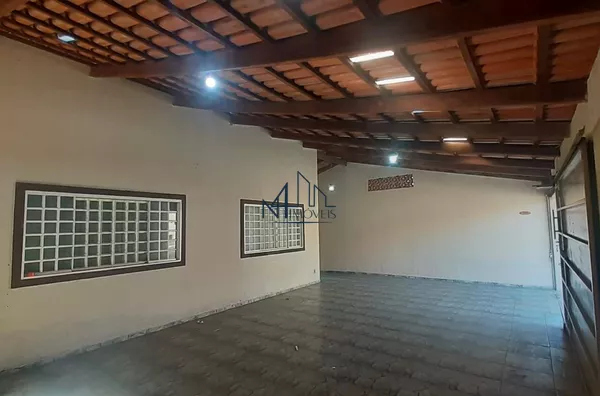 Casa 3 Quartos - Centro do Setor Garavelo - Aparecida de Goiânia - GO - Foto 3