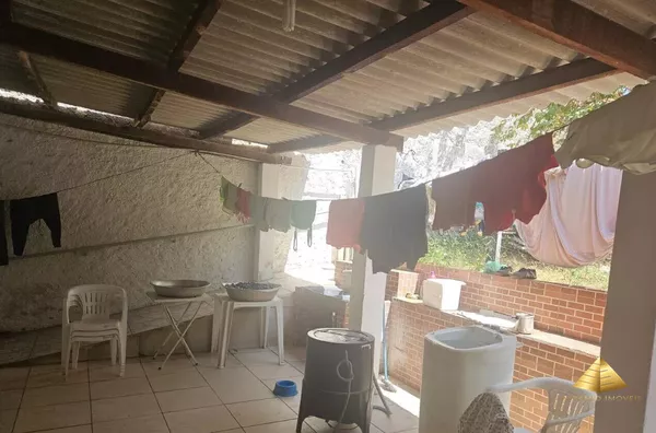 Casa para venda com perfeita localização comercial  no bairro  Jardim Cuiabá