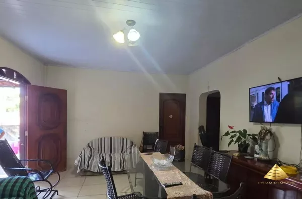 Casa Residencial e Comercial à Venda no Bairro  Araés, Cuiabá - Fica a 300metros da Av. Mato Grosso