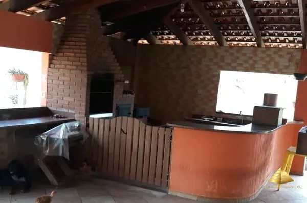 Sobrado para venda, 4 quartos sendo uma suíte,  Centro-sul, Várzea Grande