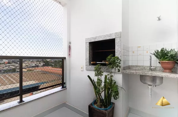 Apartamento para venda, com 3 quartos sendo uma suíte, sancada com Churrasqueira, no Edifício ROSA D'AS AMÉRICAS, próximo ao SHOPPING 3 AMÉRICAS, no Bairro Jardim Das Américas, Cuiabá