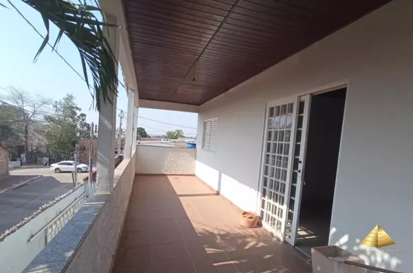 Sobrado para venda, 4 quarto(s),  Jardim Florianópolis, Cuiabá