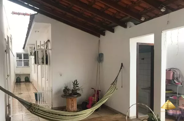 Casa para venda, 4 quarto(s),  Jardim Italia, Cuiabá