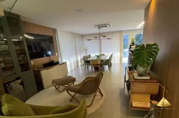 Casa Sofisticada de 4 Suítes no Condomínio Florais dos Lagos, Cuiabá