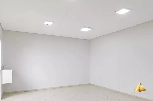 Sala Comercial para venda no Bairro Morada do Ouro.