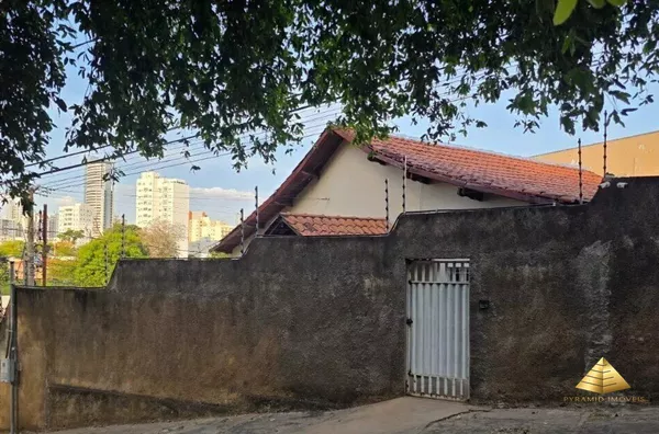 Casa Residencial e Comercial à Venda no Bairro  Araés, Cuiabá - Fica a 300metros da Av. Mato Grosso