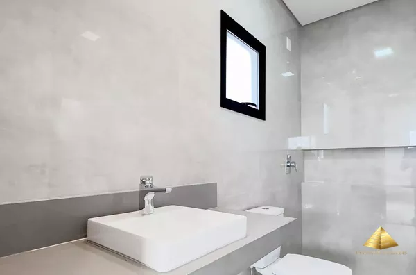 Sobrado à Venda Recém Contruído, com 3 QUARTO(s) sendo 1 SUÍTE, com COZINHA GOURMET e vista para PISCINA, no Condomínio BRISAS, ao lado do Brasil Beach, Cuiabá.