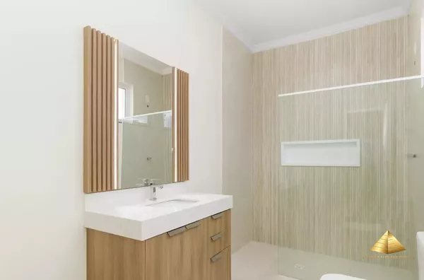 Casa Reformada no Boa Esperança com Piscina: 3 Quarto(s), sendo 1 Suíte, sala 2 Ambientes, próximo da UFMT, Boa Esperança, Cuiabá. 