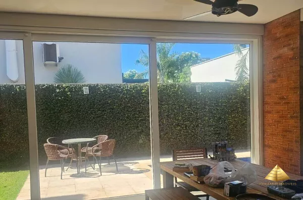 Sobrado em condomínio fechado para venda 4 suites (s),  Jardim Itália, Cuiabá