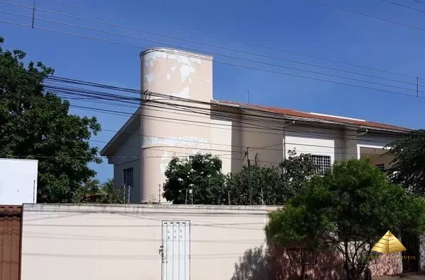 Sobrado para venda, 4 quartos sendo uma suíte,  Centro-sul, Várzea Grande