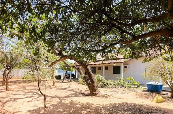 Casa para venda, 4 quarto(s) sendo 1 Suíte, próximo da Av. Fernando Correa da Costa,  Jardim Das Palmeiras, Cuiabá.