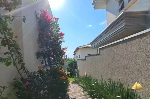 Sobrado em condomínio fechado para venda,  Villa Jardim, Na parte alta do condominio Cuiabá MT