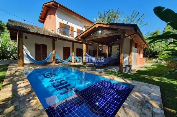 Casa à venda em Itamambuca, com 7 suítes, piscina, churrasqueira e ar - Foto 1