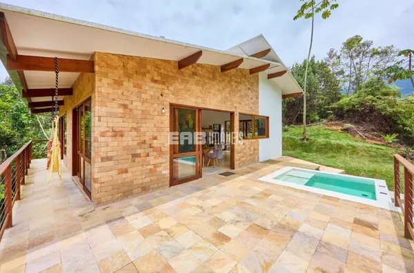 Casa à venda com 3 dormitórios, na praia do Prumirim