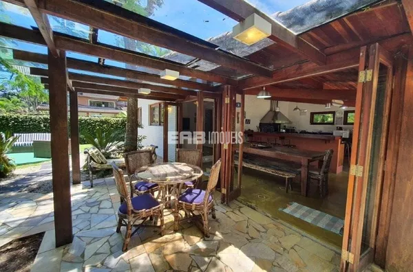 Casa com 5 dormitórios, piscina e extenso gramado em Itamambuca - Foto 5