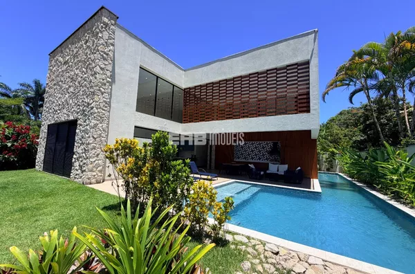 Casa à venda na praia de Itamambuca, com 6 suítes - Foto 1