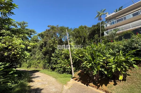 Terreno de 700m² com vista para a praia do Félix em Ubatuba à venda