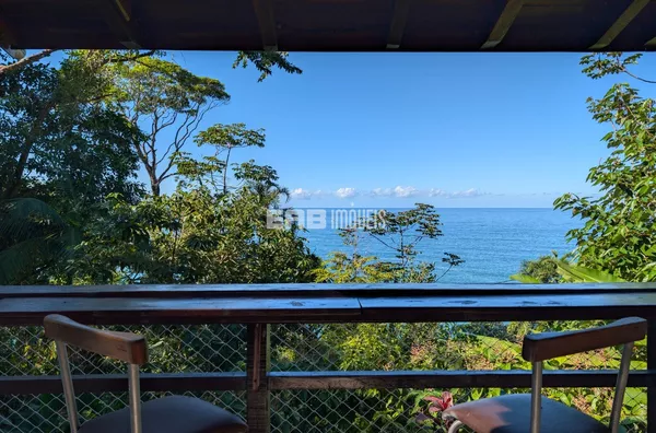 Casa com vista para o mar na praia do Félix em Ubatuba