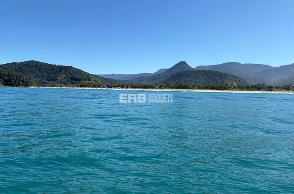 Terreno para construção imediata na praia de Itamambuca