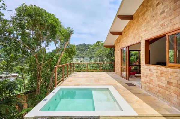 Casa à venda com 3 dormitórios, na praia do Prumirim