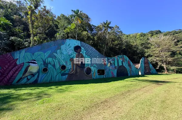 Propriedade assinada por Ruy Ohtake à venda na Praia do Estaleiro do Padre