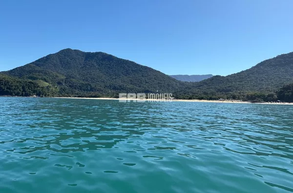 Casa à venda com 3 dormitórios, na praia do Prumirim