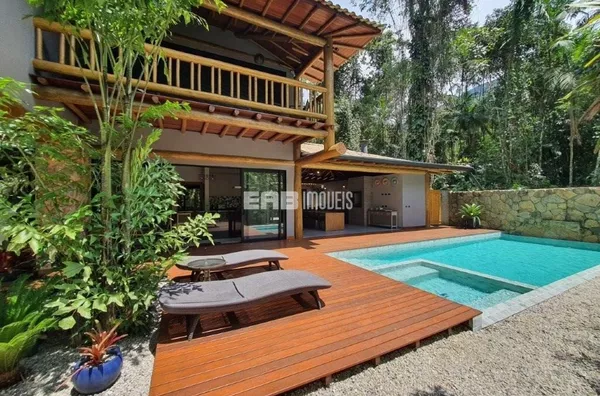 Casa com 5 suítes, piscina e muito bom gosto na praia do Félix - Foto 1
