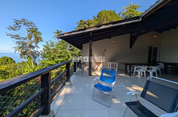 Casa com vista para o mar na praia do Félix em Ubatuba