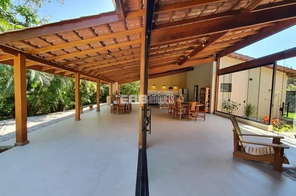 Casa à venda com 4 suítes, a 170m do mar - Foto 1