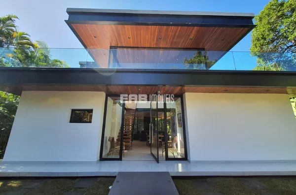 Casa de alto padrão em frente ao mar à venda em Itamambuca - Foto 1