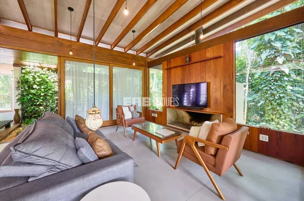 Casa com 4 suítes e muita luz natural na praia de Itamambuca, Ubatuba - Foto 2