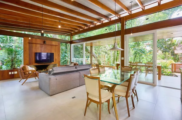 Casa com 4 suítes e muita luz natural na praia de Itamambuca, Ubatuba - Foto 3