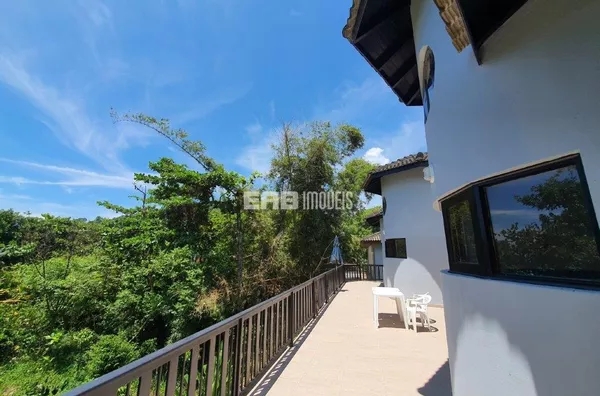 Casa a poucos passos do mar com 5 dormitórios e ar em Itamambuca - Foto 4