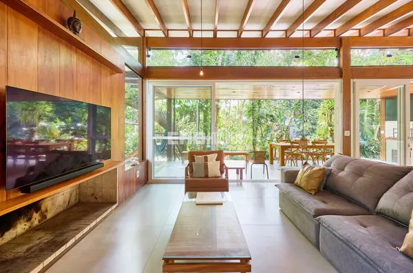 Casa com 4 suítes e muita luz natural na praia de Itamambuca, Ubatuba - Foto 4