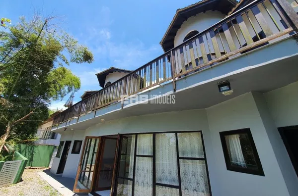 Casa a poucos passos do mar com 5 dormitórios e ar em Itamambuca - Foto 3