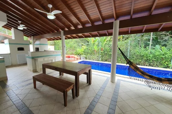 Linda casa com piscina e espaço gourmet à venda em Itamambuca - Foto 5