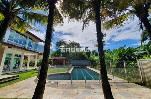 Casa à venda frente ao mar com dois terrenos, na praia de Itamambuca - Foto 2