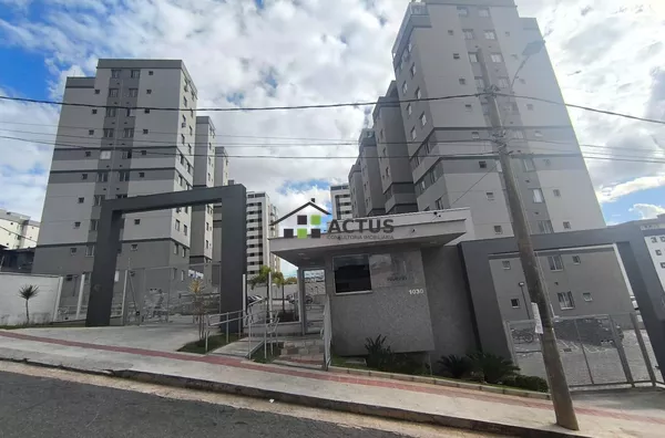 Apartamento Área Privativa no Bairro Santa Helena - Foto 1