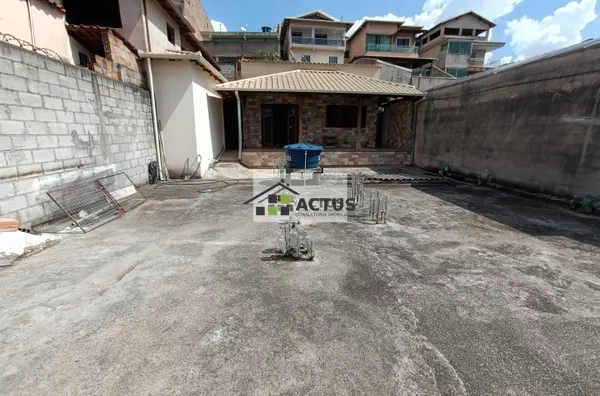 Casa Padrão - Residencial/Comercial - Pronto para morar - Foto 1