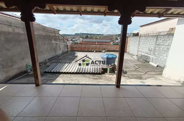 Casa Padrão - Residencial/Comercial - Pronto para morar - Foto 2