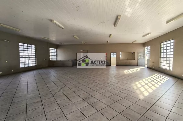 Salão Comercial no Centro de Ibirité
