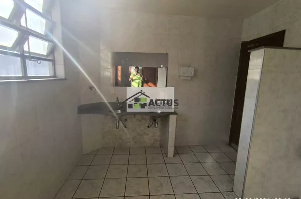 Salão Comercial no Centro de Ibirité