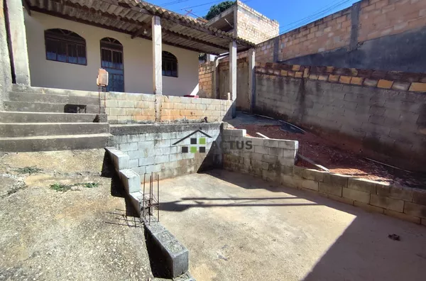 Barracão para venda, 1 quarto(s),  1 vaga garagem- Morada Da Serra, Ibirite, Entrada Individual