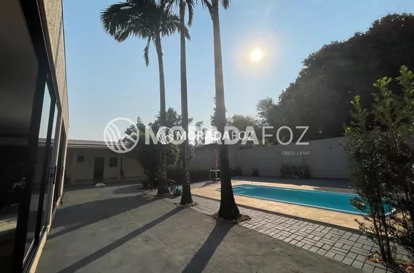 Casa com 03 quartos à venda no Jd. Petrópolis
