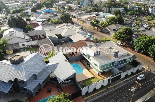 Sobrado alto padrão, 09 quartos à venda no Residencial Bela Vista 